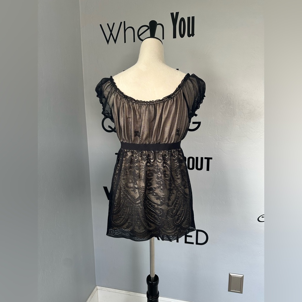 Max Edition Tan Top with Black Lace Size L - Picture 2 of 9